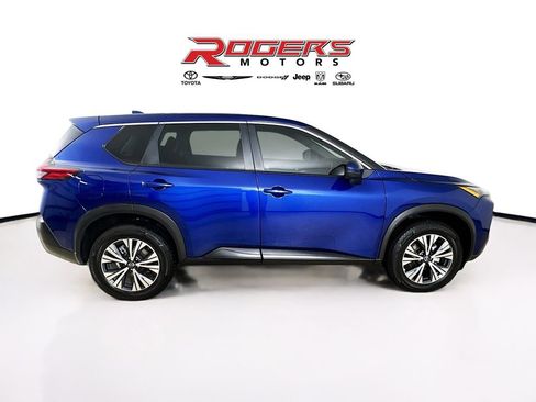 Used 2022 Nissan Rogue SV image 8