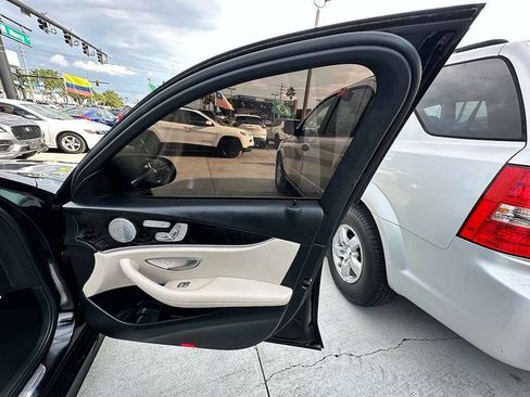 Used 2019 Mercedes-Benz E 300 4MATIC image 15