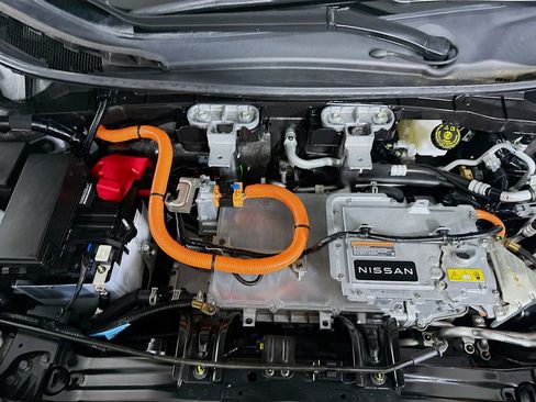 Used 2023 Nissan Ariya FWD image 33