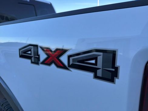 Used 2022 Ford F250 Lariat w/ Chrome Package image 11