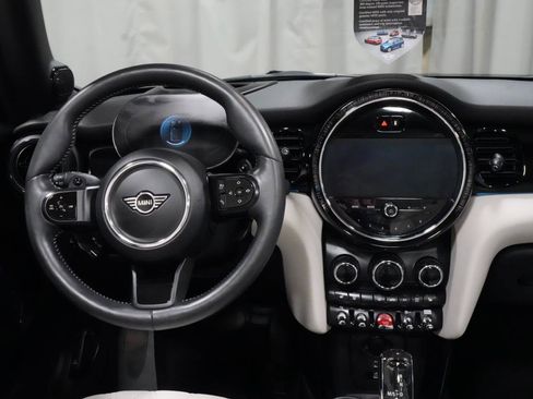 Used 2023 MINI Cooper S image 3