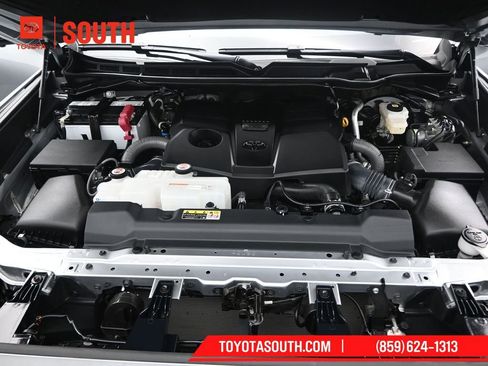 Used 2023 Toyota Tundra Platinum w/ Advanced Package AWD/4WD image 16