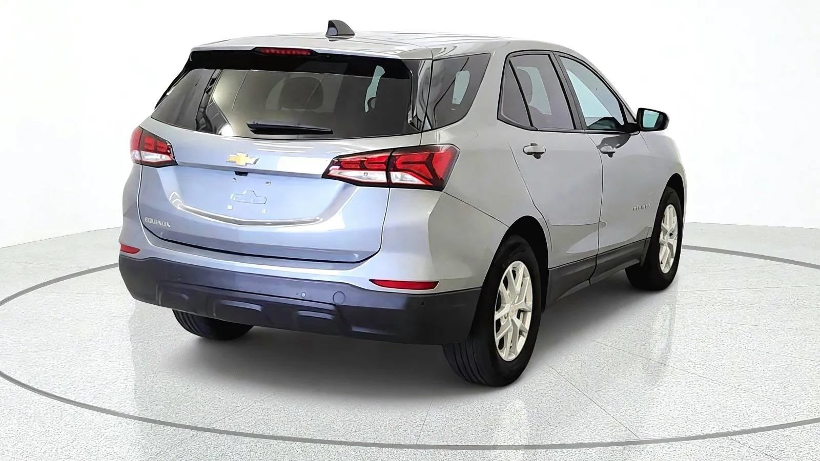 Used 2024 Chevrolet Equinox LS w/ LS Convenience Package FWD image 8