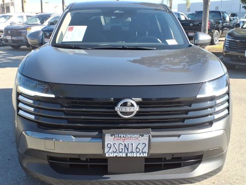 Certified 2025 Nissan Kicks SV image 2