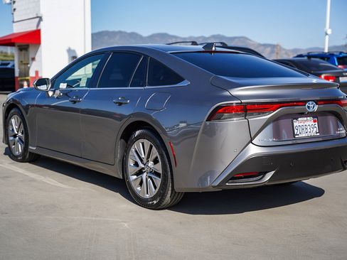 Used 2022 Toyota Mirai XLE image 9