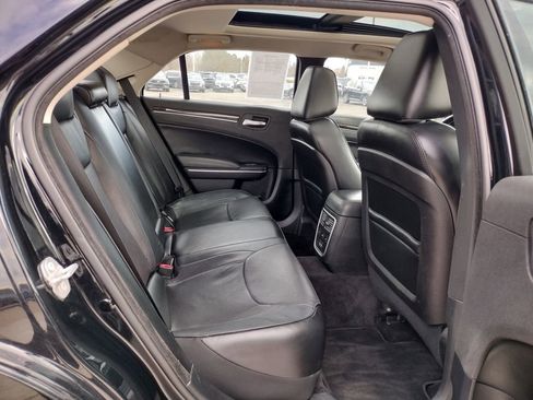 Used 2017 Chrysler 300 C w/ Safetytec Group II image 11