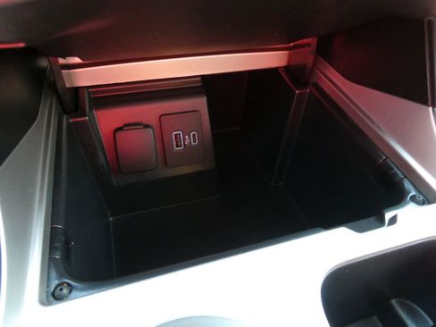 Used 2021 Ford Explorer Limited w/ Equipment Group 301A image 32