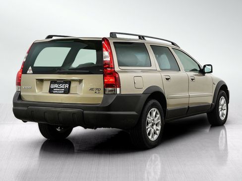 Used 2004 Volvo XC70 AWD/4WD image 5