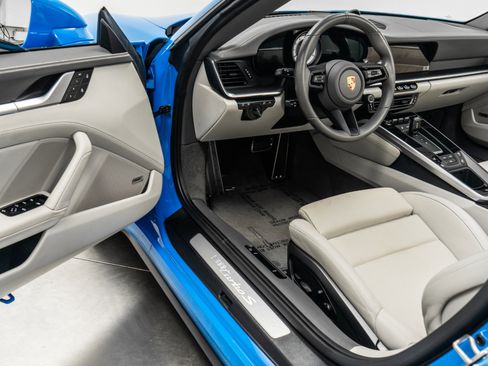 Used 2022 Porsche 911 Turbo S image 23