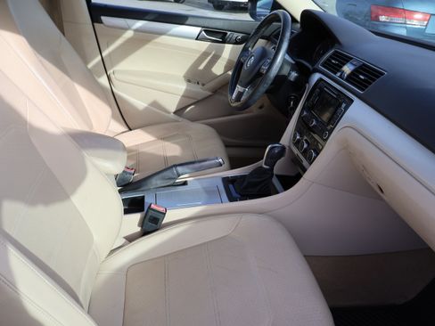 Used 2012 Volkswagen Passat 2.5 SE image 11