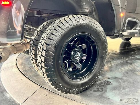 Used 2024 Ford F350 Lariat AWD/4WD image 27