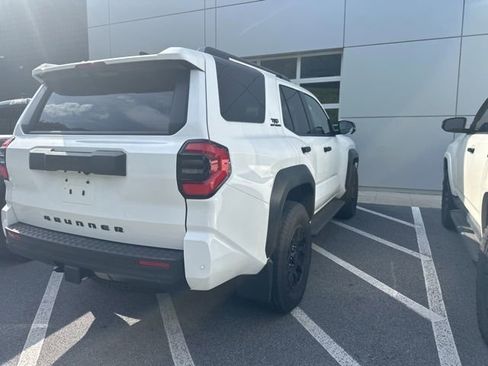 Used 2025 Toyota 4Runner TRD Off-Road Premium AWD/4WD image 22