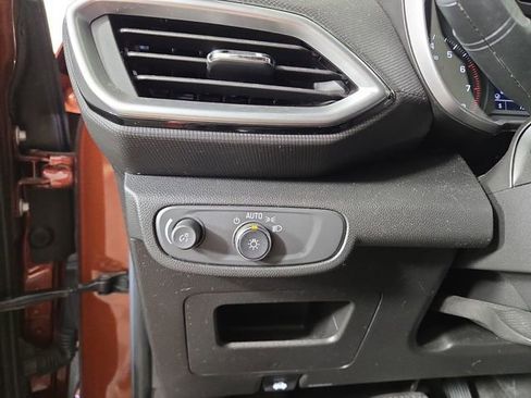 Used 2021 Chevrolet TrailBlazer LS FWD image 26