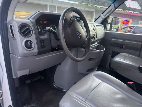 Used 2016 Ford E-350 and Econoline 350 Super Duty w/ Power Windows & Locks Group image 42