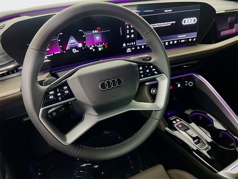 New 2025 Audi Q5 Prestige image 11