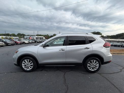 Used 2019 Nissan Rogue SV FWD image 4