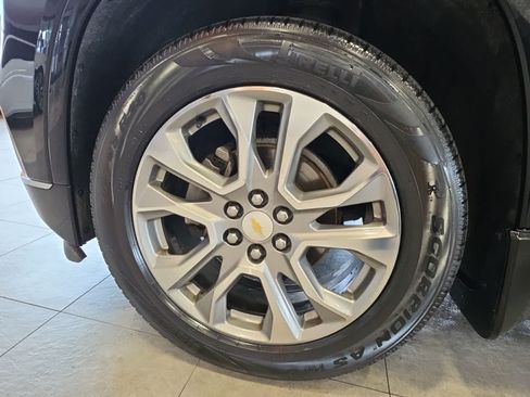 Used 2019 Chevrolet Traverse Premier w/ LPO, Cargo Package AWD/4WD image 17