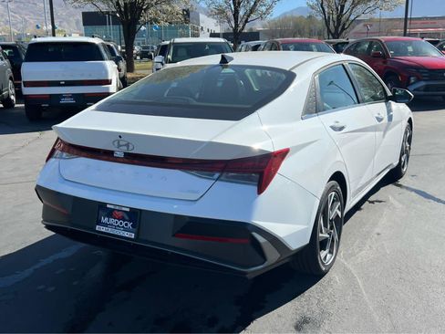 New 2026 Hyundai Elantra Limited FWD image 8
