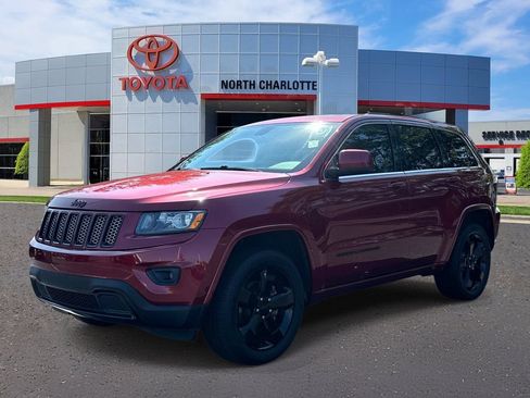 Used 2015 Jeep Grand Cherokee Altitude AWD/4WD image 3