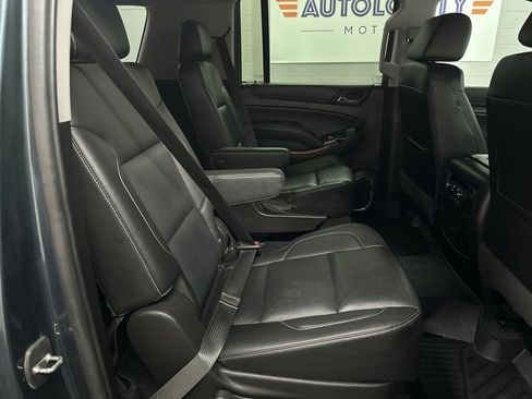 Used 2020 Chevrolet Suburban Premier image 21