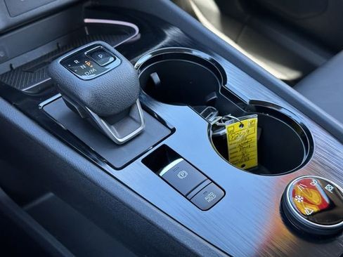 Certified 2025 Nissan Rogue SL image 32