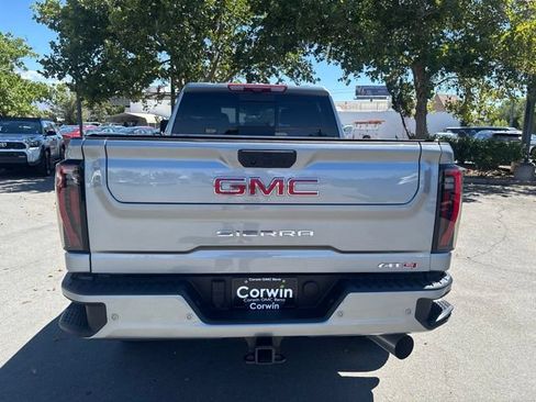Used 2025 GMC Sierra 2500 AT4 w/ AT4 Premium Plus Package AWD/4WD image 8