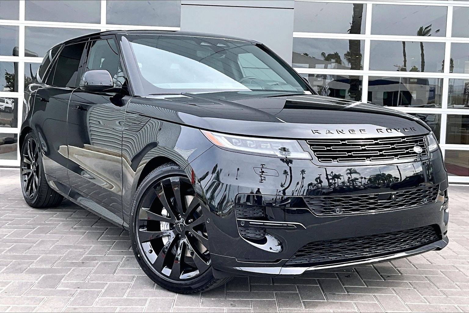 New 2027 Land Rover Range Rover Sport Dynamic SE AWD/4WD image 2