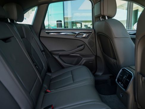 New 2026 Porsche Macan image 30