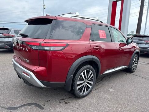 Certified 2023 Nissan Pathfinder Platinum AWD/4WD image 5