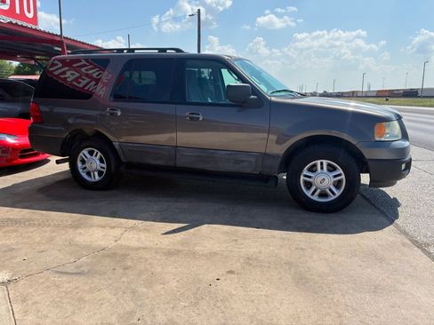 Used 2005 Ford Expedition XLT AWD/4WD image 15