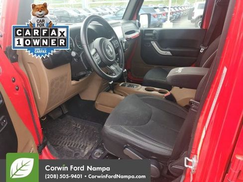 Used 2018 Jeep Wrangler Unlimited Sahara w/ Connectivity Group image 19