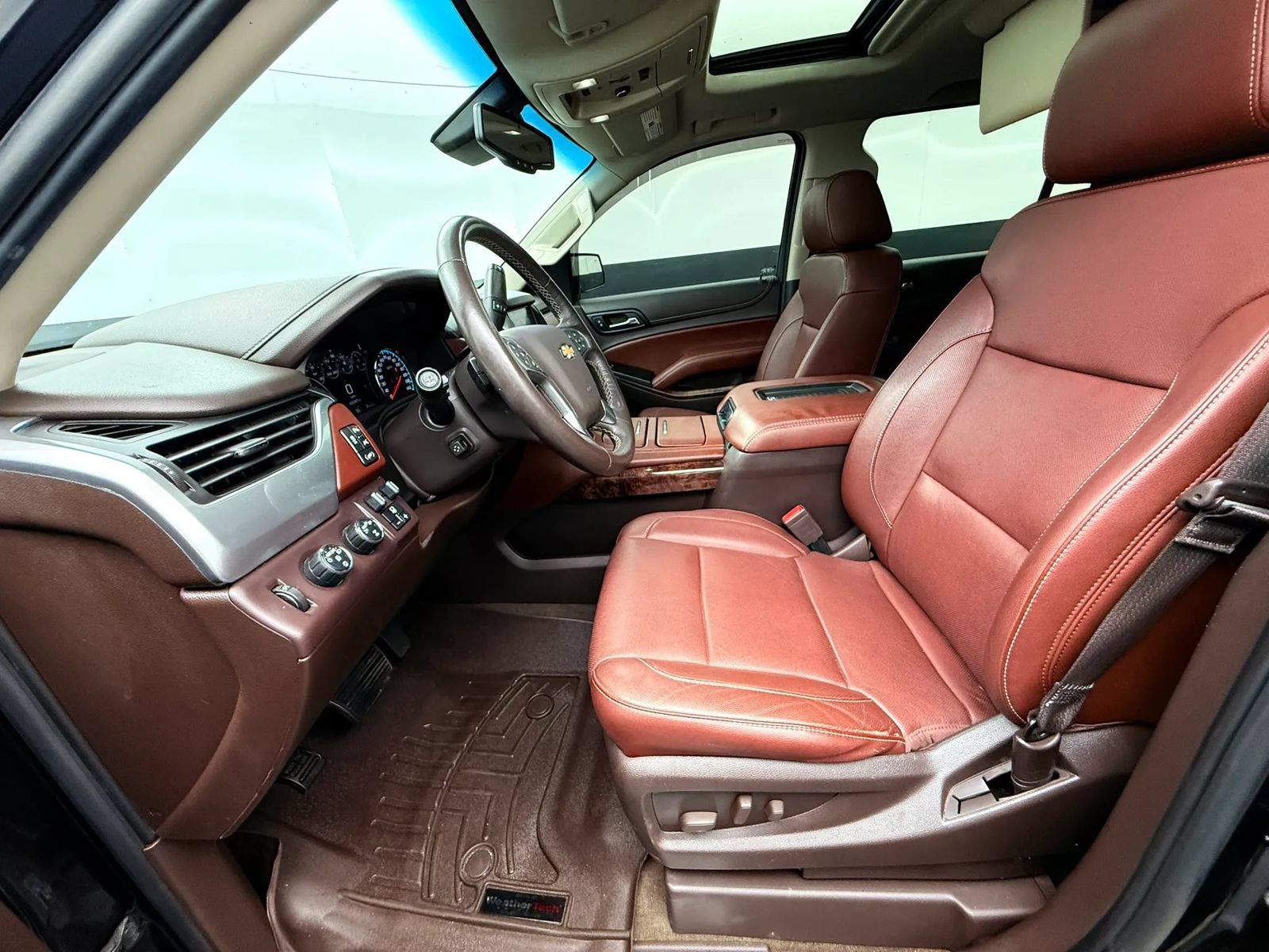 Used 2017 Chevrolet Suburban Premier AWD/4WD image 27