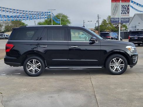 Used 2022 Ford Expedition Limited image 8
