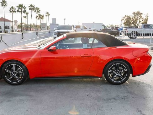Used 2024 Ford Mustang Convertible RWD image 14