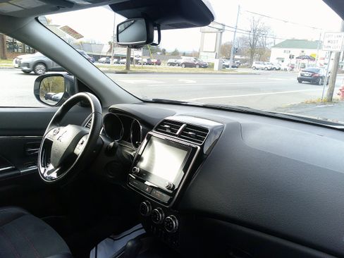 Used 2024 Mitsubishi Outlander Sport 2.0 image 23