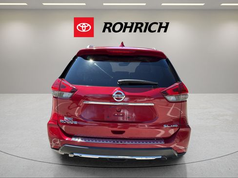 Used 2017 Nissan Rogue SL w/ SL Premium Package AWD/4WD image 5