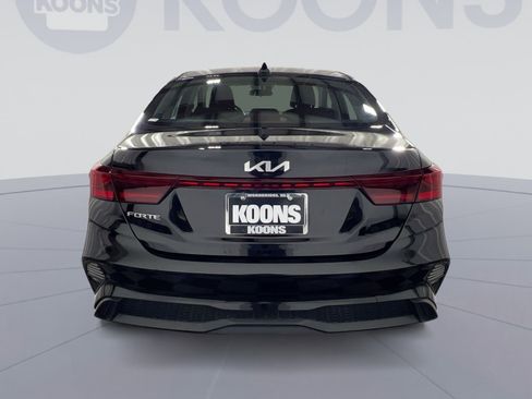 Used 2023 Kia Forte LXS w/ LXS Technology Package image 5