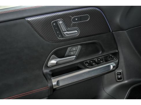 Certified 2025 Mercedes-Benz GLB 250 4MATIC image 9