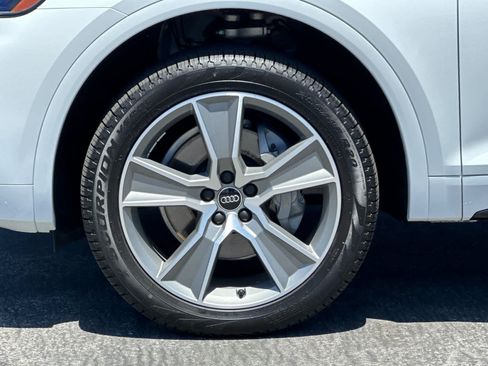 Used 2025 Audi Q5 2.0T Premium w/ Convenience Plus Package AWD/4WD image 26