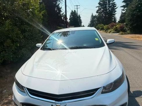 Used 2018 Chevrolet Malibu LT FWD image 14