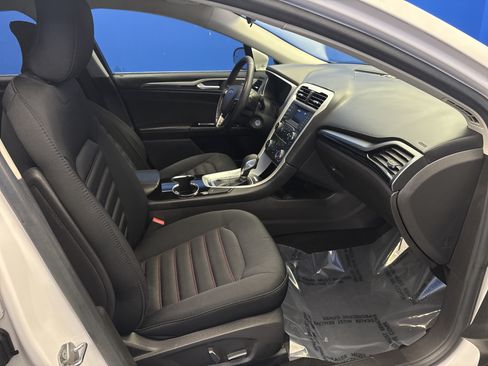Used 2015 Ford Fusion SE w/ Equipment Group 201A FWD image 23