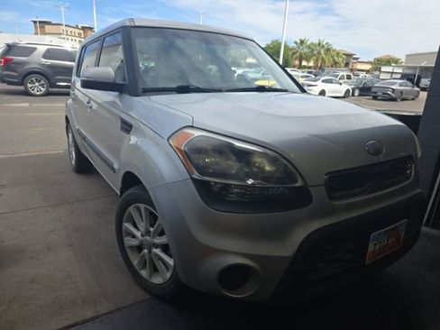 Used 2013 Kia Soul + w/ Audio Pkg FWD image 2