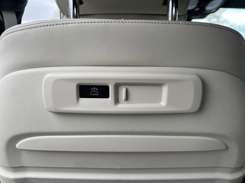 Used 2023 BMW X6 xDrive40i w/ Executive Package image 30