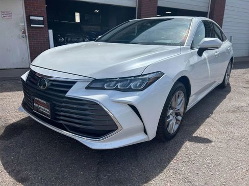 Used 2021 Toyota Avalon XLE image 1