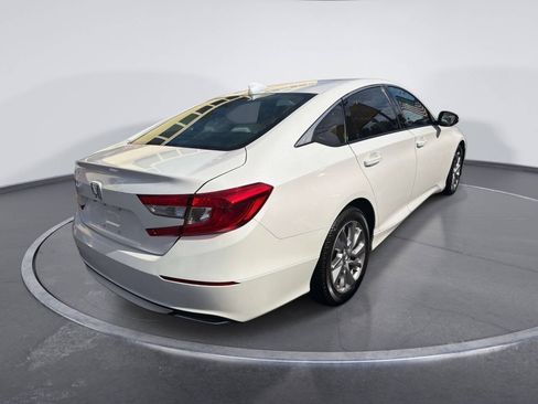 Used 2018 Honda Accord LX image 4