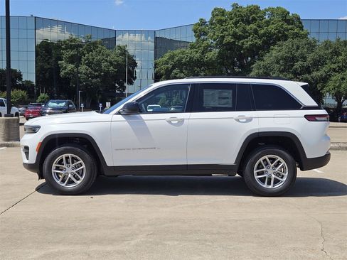 New 2025 Jeep Grand Cherokee Laredo X image 3