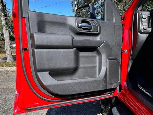 Used 2025 Chevrolet Silverado 2500 Custom w/ Custom Convenience Package image 17