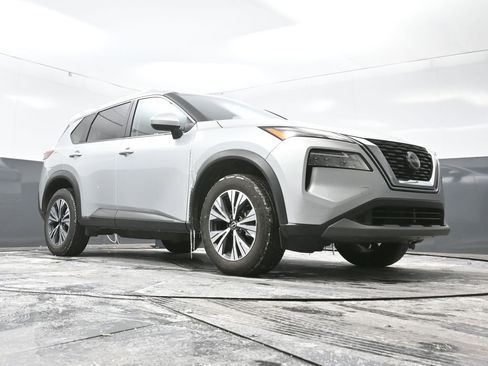 Used 2023 Nissan Rogue SV image 15
