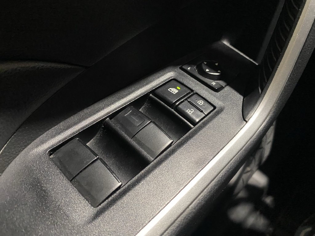 Used 2023 Toyota RAV4 LE FWD image 9