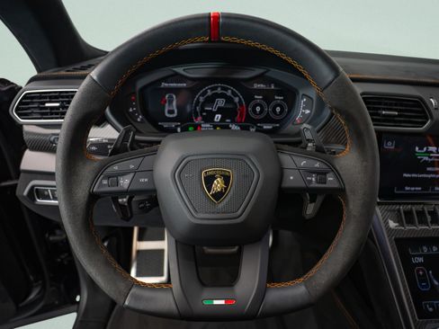 Used 2024 Lamborghini Urus Performante AWD/4WD image 12